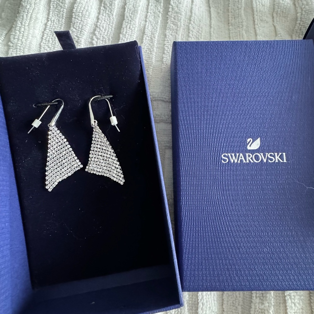 Stunning Swarovski earrings. Sparkle galore!